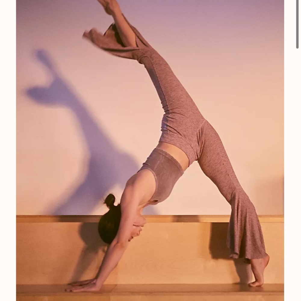 Mid-Rise Full Length Low And Flow Legging